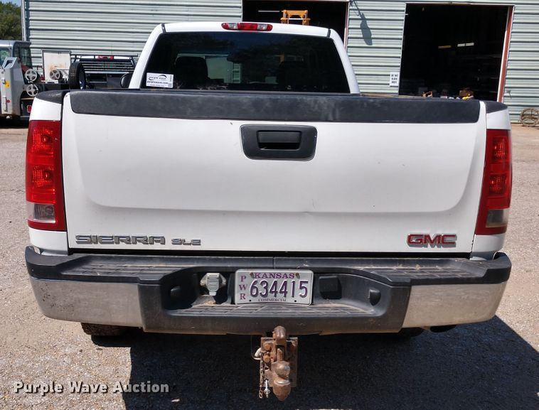 image for item DE6844 2009 GMC Sierra 2500HD Ext. Cab pickup truck