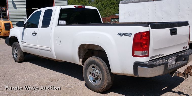 image for item DE6844 2009 GMC Sierra 2500HD Ext. Cab pickup truck