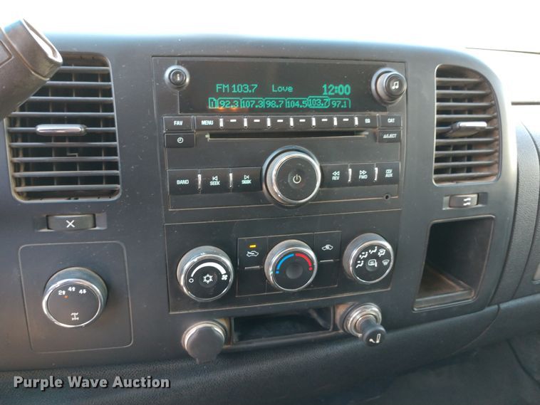 image for item DE6844 2009 GMC Sierra 2500HD Ext. Cab pickup truck