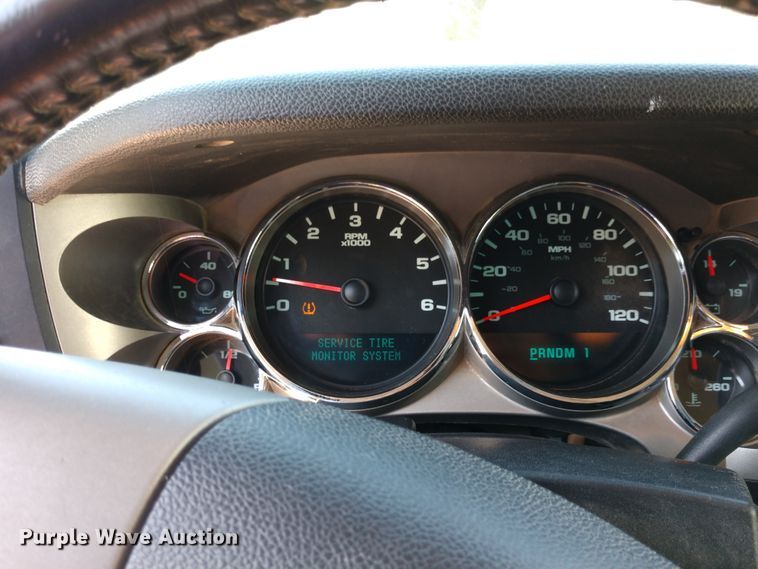 image for item DE6844 2009 GMC Sierra 2500HD Ext. Cab pickup truck