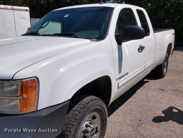 image for item DE6844 2009 GMC Sierra 2500HD Ext. Cab pickup truck