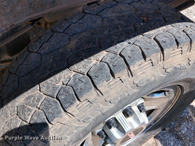 image for item DE6844 2009 GMC Sierra 2500HD Ext. Cab pickup truck