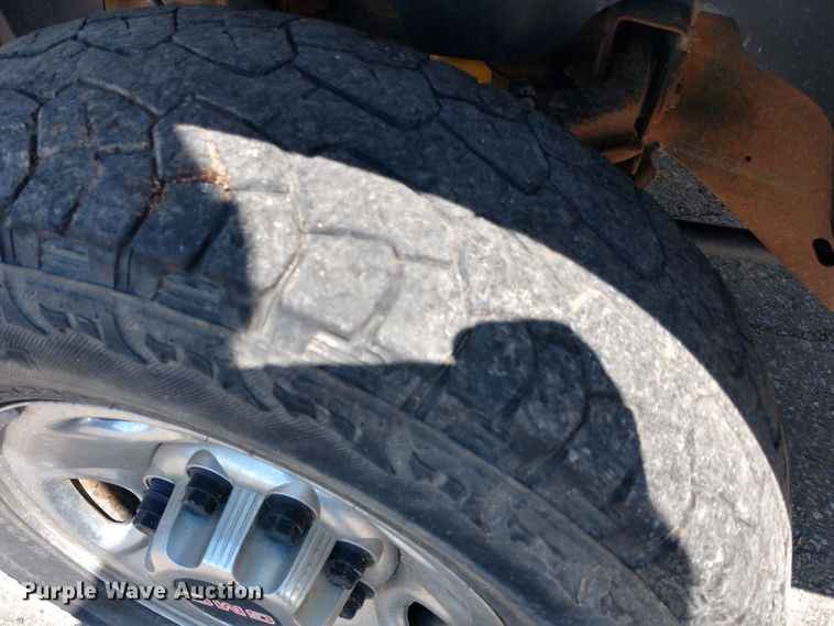 image for item DE6844 2009 GMC Sierra 2500HD Ext. Cab pickup truck