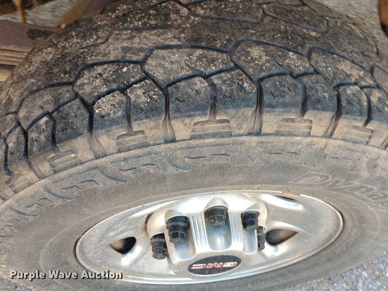 image for item DE6844 2009 GMC Sierra 2500HD Ext. Cab pickup truck