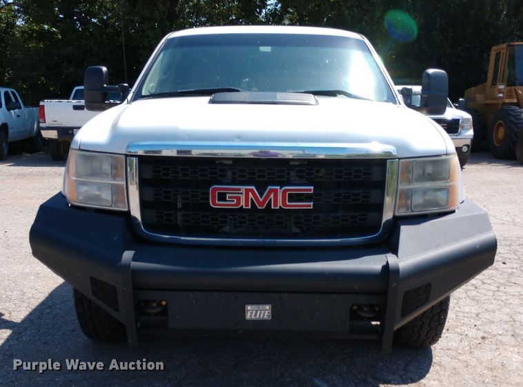image for item DE6847 2013 GMC Sierra 2500HD Ext. Cab pickup truck