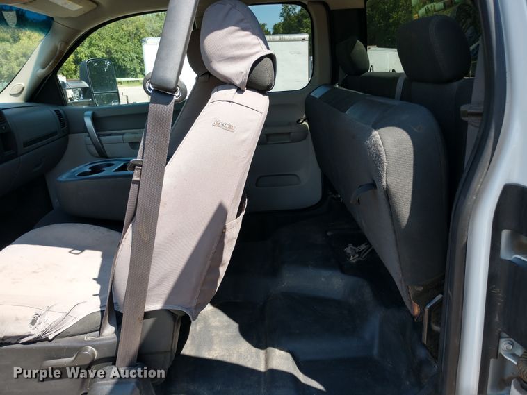 image for item DE6847 2013 GMC Sierra 2500HD Ext. Cab pickup truck