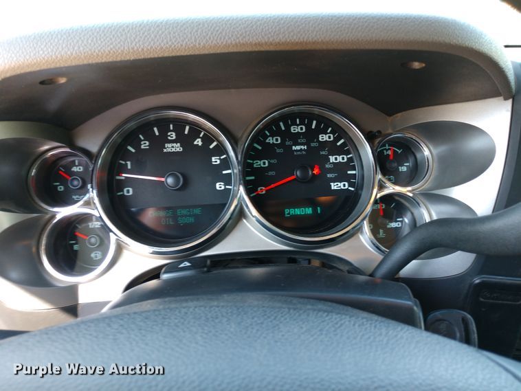 image for item DE6847 2013 GMC Sierra 2500HD Ext. Cab pickup truck