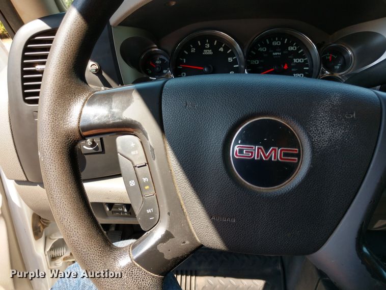 image for item DE6847 2013 GMC Sierra 2500HD Ext. Cab pickup truck