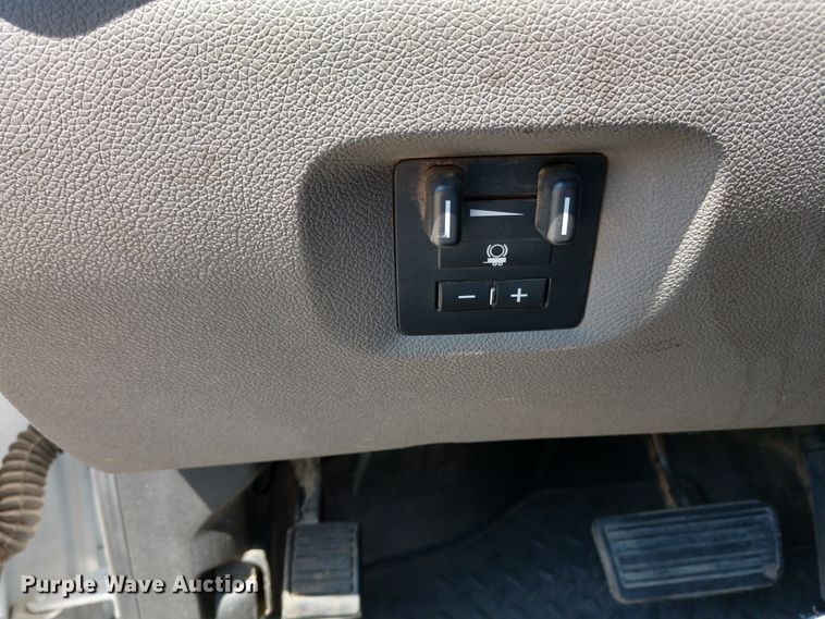 image for item DE6847 2013 GMC Sierra 2500HD Ext. Cab pickup truck