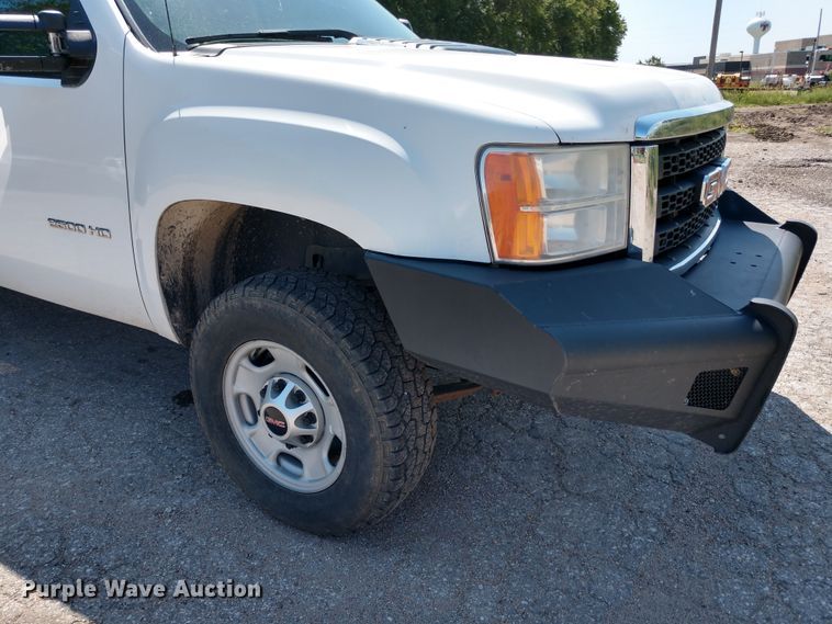 image for item DE6847 2013 GMC Sierra 2500HD Ext. Cab pickup truck