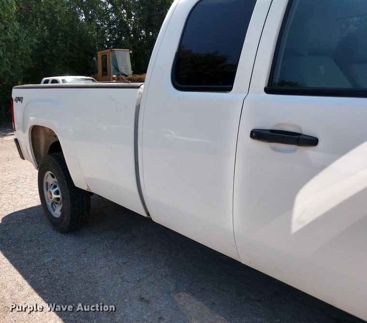 image for item DE6847 2013 GMC Sierra 2500HD Ext. Cab pickup truck