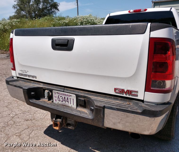 image for item DE6847 2013 GMC Sierra 2500HD Ext. Cab pickup truck
