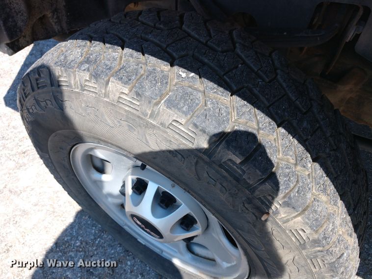 image for item DE6847 2013 GMC Sierra 2500HD Ext. Cab pickup truck