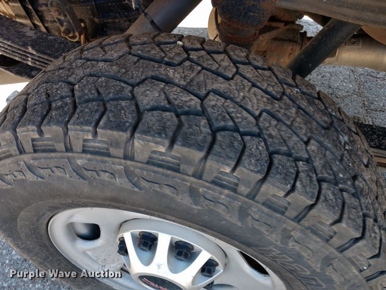 image for item DE6847 2013 GMC Sierra 2500HD Ext. Cab pickup truck