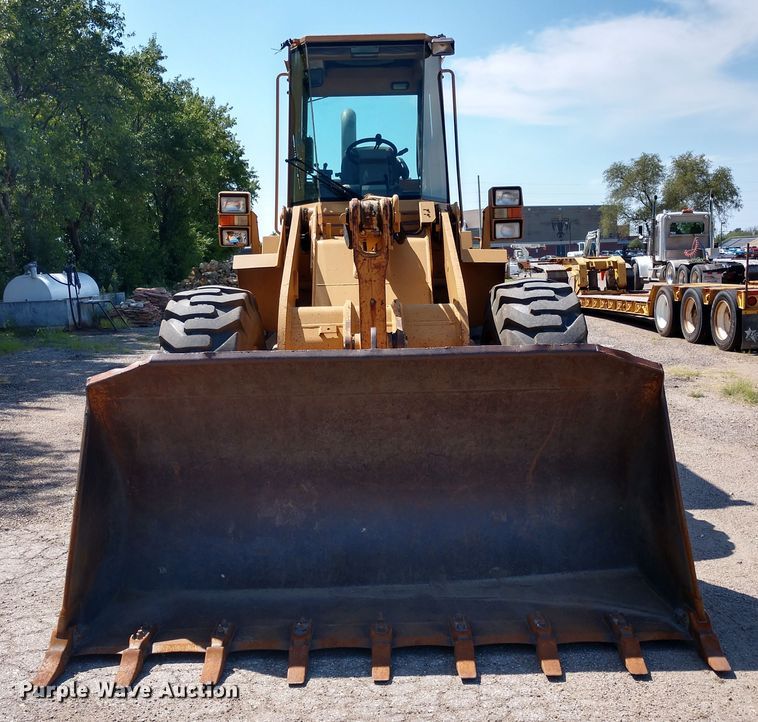 image for item DE6848 1994 Case 721B wheel loader