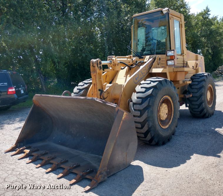 image for item DE6848 1994 Case 721B wheel loader
