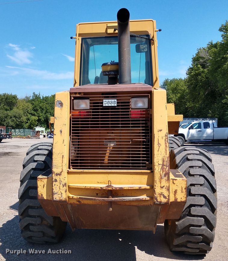 image for item DE6848 1994 Case 721B wheel loader