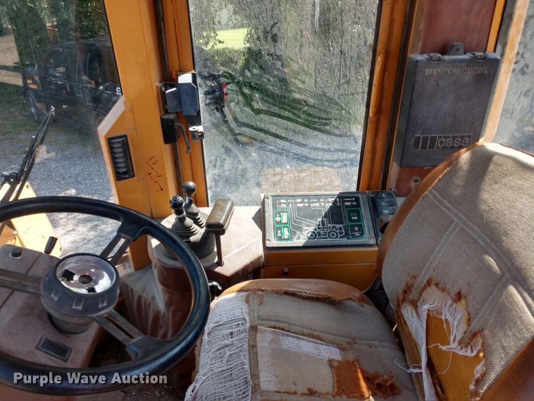 image for item DE6848 1994 Case 721B wheel loader