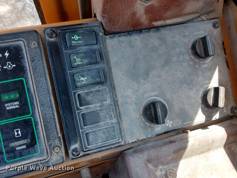 image for item DE6848 1994 Case 721B wheel loader