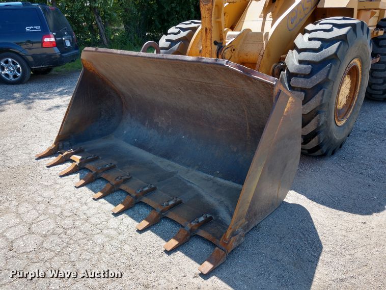 image for item DE6848 1994 Case 721B wheel loader