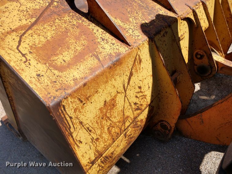 image for item DE6848 1994 Case 721B wheel loader