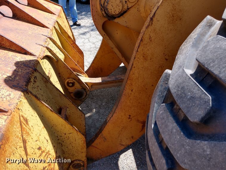 image for item DE6848 1994 Case 721B wheel loader