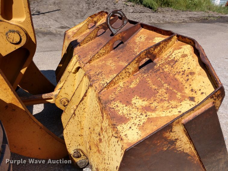 image for item DE6848 1994 Case 721B wheel loader