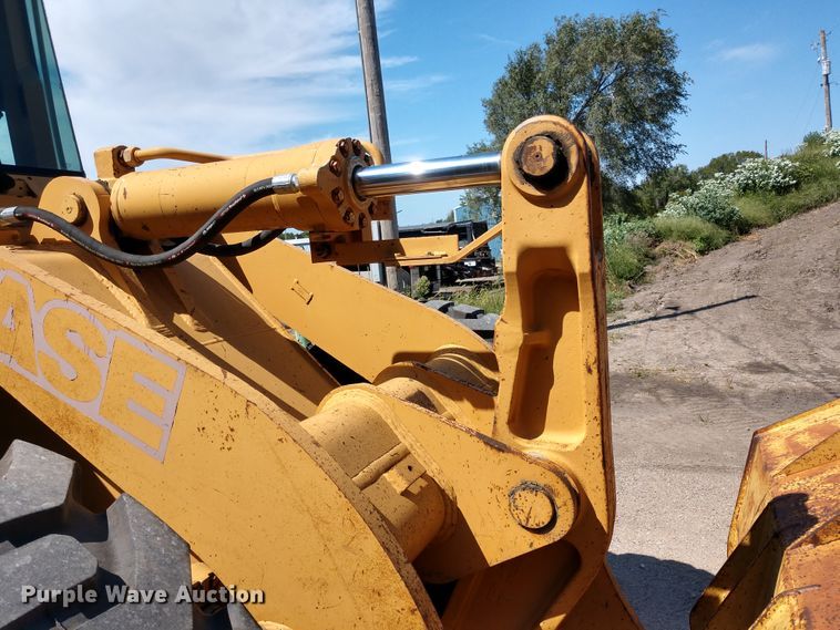 image for item DE6848 1994 Case 721B wheel loader