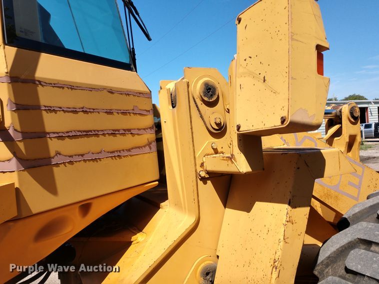 image for item DE6848 1994 Case 721B wheel loader