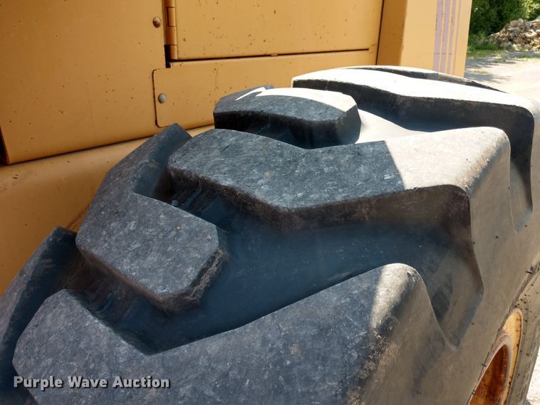 image for item DE6848 1994 Case 721B wheel loader