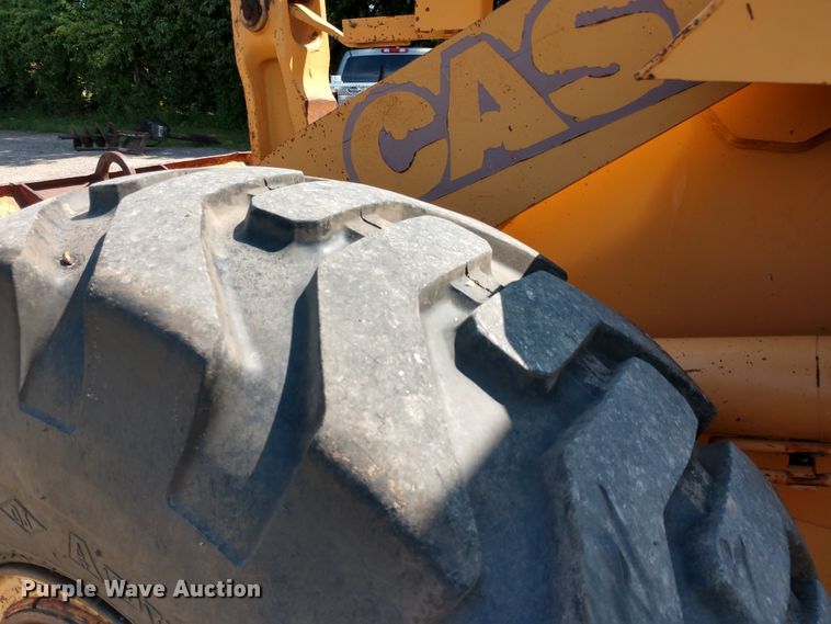 image for item DE6848 1994 Case 721B wheel loader