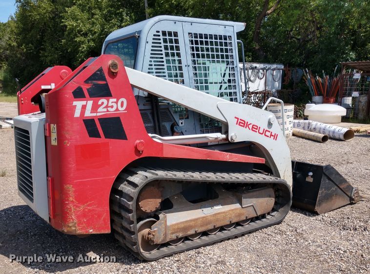image for item DE6849 2010 Takeuchi TL250 skid steer