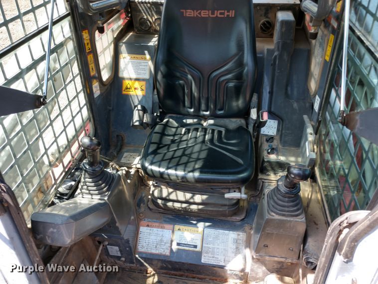 image for item DE6849 2010 Takeuchi TL250 skid steer