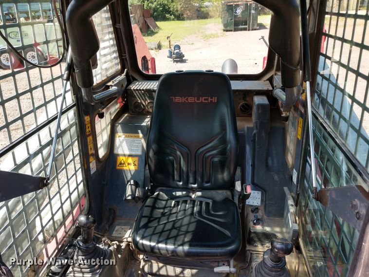 image for item DE6849 2010 Takeuchi TL250 skid steer