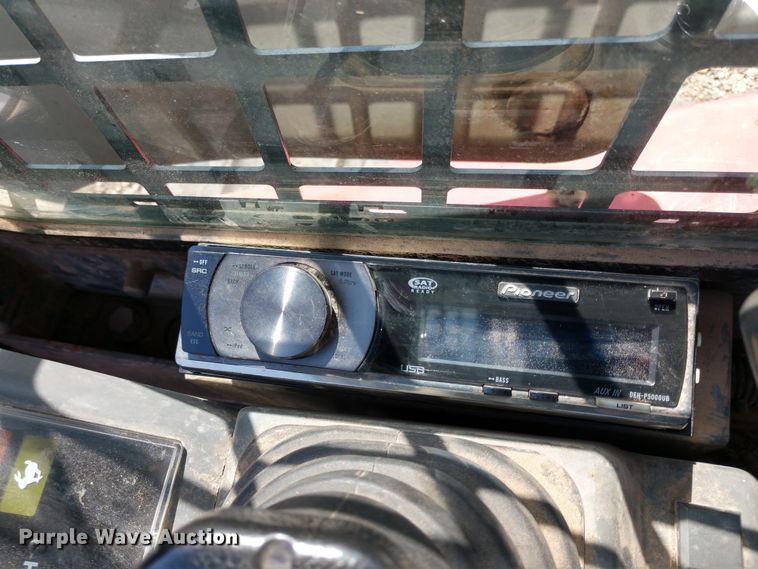 image for item DE6849 2010 Takeuchi TL250 skid steer