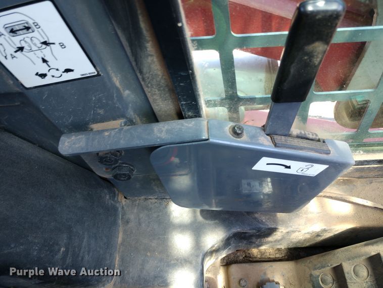 image for item DE6849 2010 Takeuchi TL250 skid steer