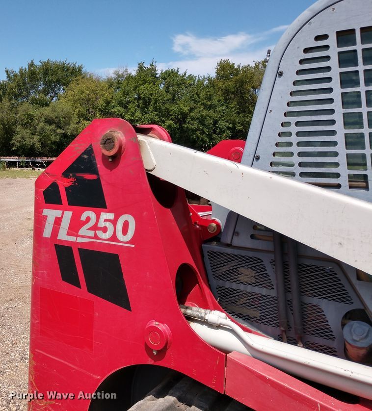 image for item DE6849 2010 Takeuchi TL250 skid steer
