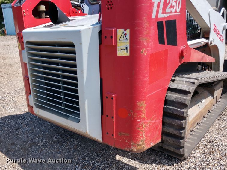 image for item DE6849 2010 Takeuchi TL250 skid steer