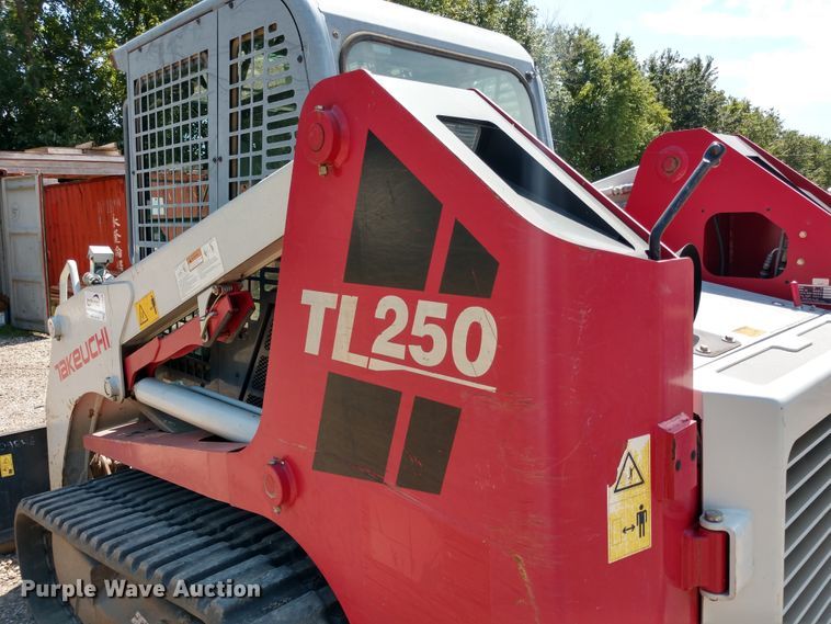 image for item DE6849 2010 Takeuchi TL250 skid steer