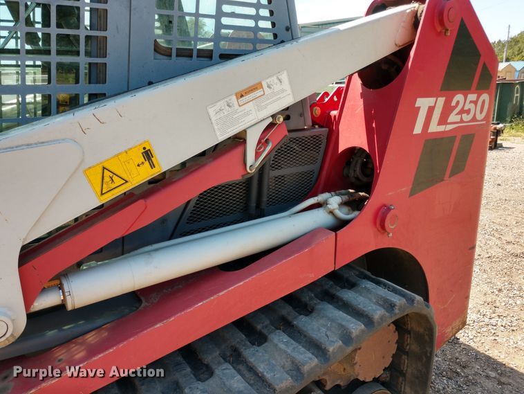 image for item DE6849 2010 Takeuchi TL250 skid steer
