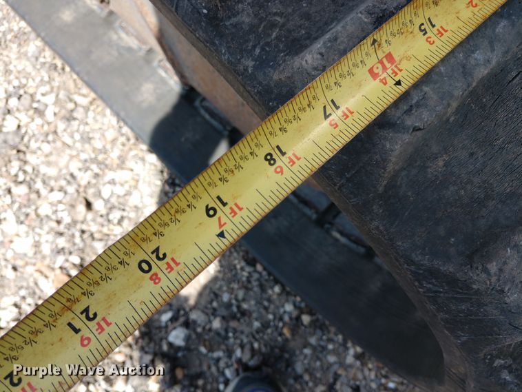 image for item DE6849 2010 Takeuchi TL250 skid steer