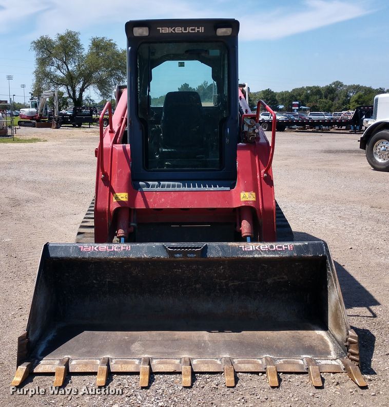 image for item DE6850 2016 Takeuchi TL-12 skid steer