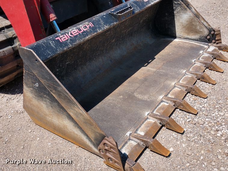 image for item DE6850 2016 Takeuchi TL-12 skid steer