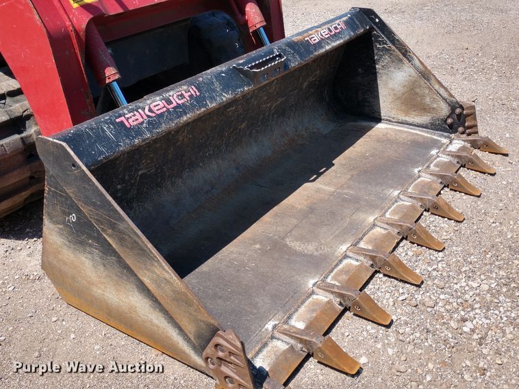 image for item DE6850 2016 Takeuchi TL-12 skid steer