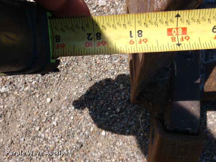 image for item DE6850 2016 Takeuchi TL-12 skid steer