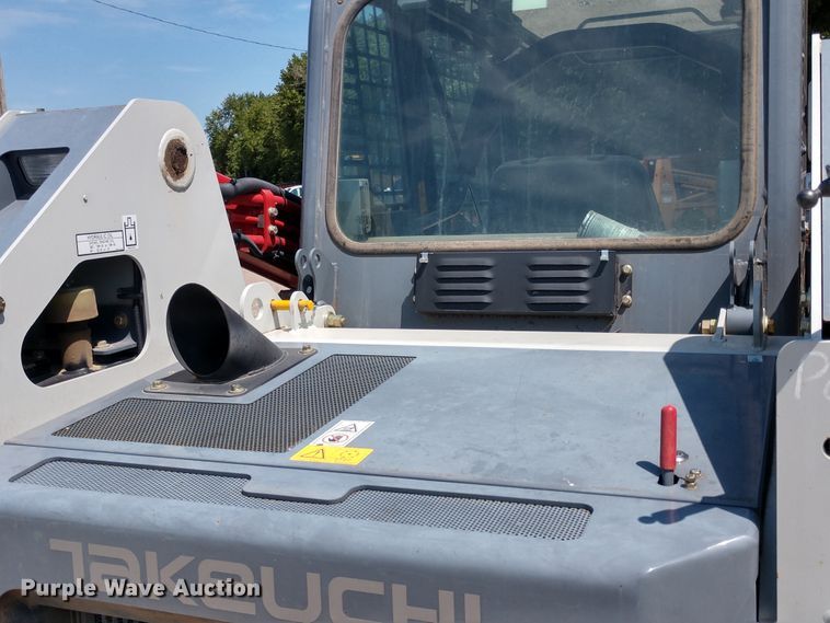 image for item DE6850 2016 Takeuchi TL-12 skid steer