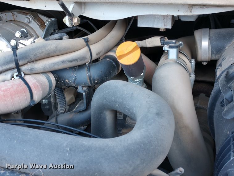 image for item DE6850 2016 Takeuchi TL-12 skid steer