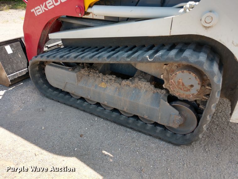 image for item DE6850 2016 Takeuchi TL-12 skid steer
