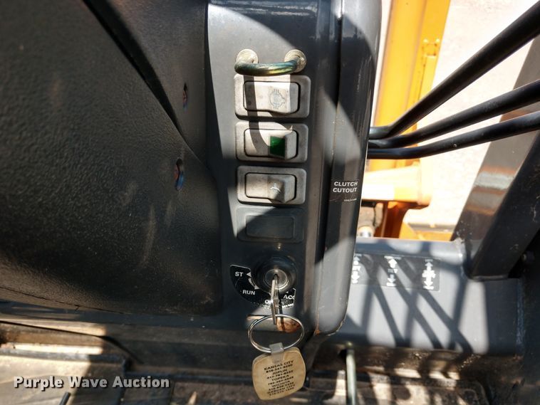 image for item DE6851 Case 586G Series 3 forklift