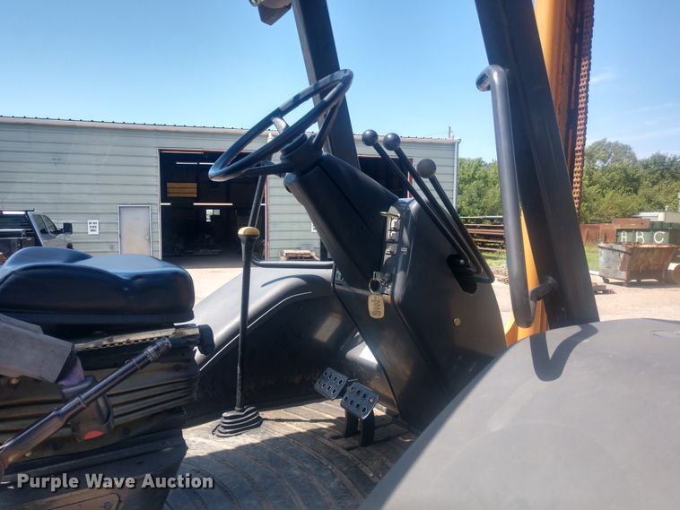 image for item DE6851 Case 586G Series 3 forklift